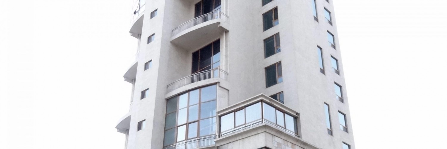 4-bedroom apartment in Bella Vista Complex